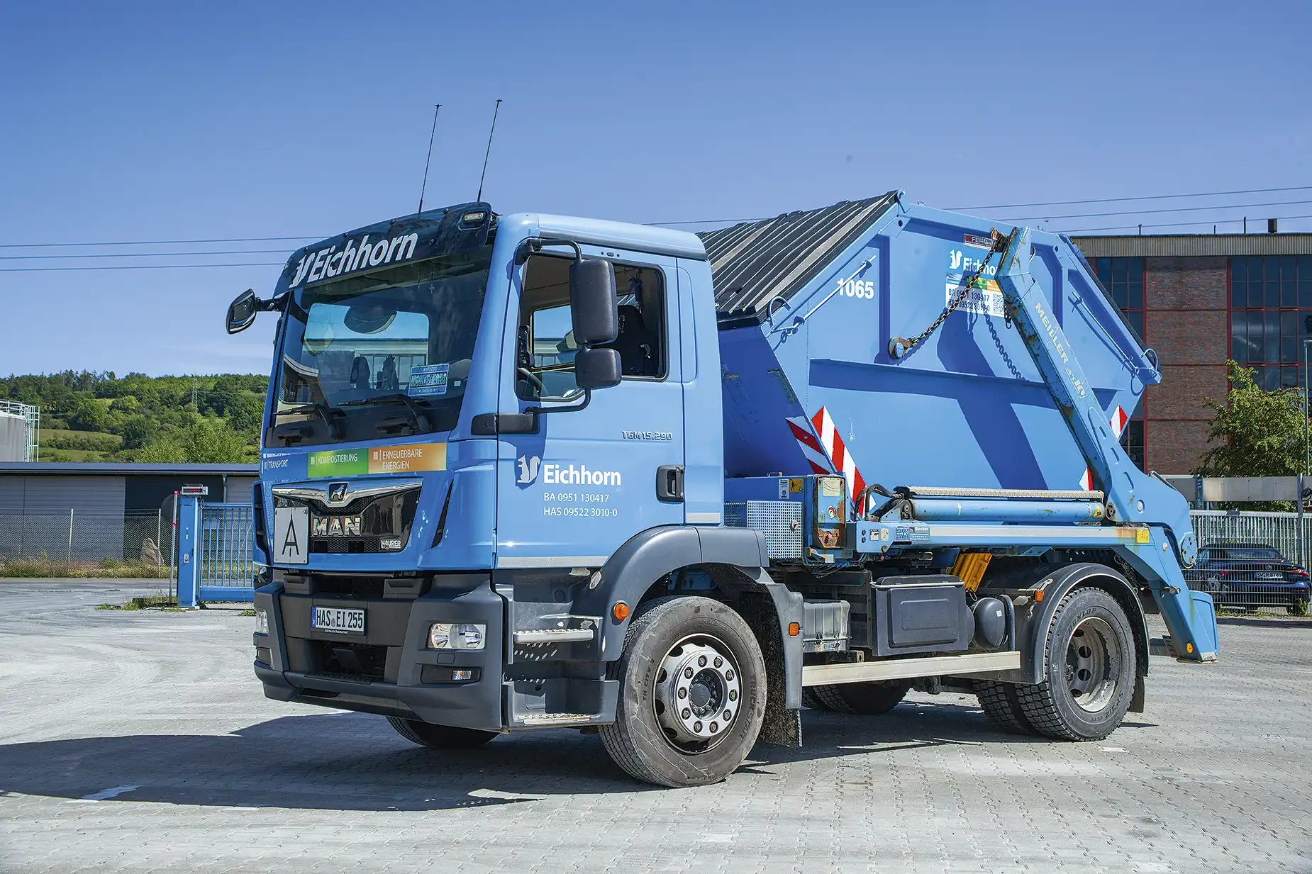 Container oder Mulden Fahrzeug Absetzkipper